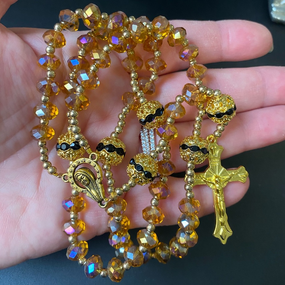 Brown/golden rosary 📿